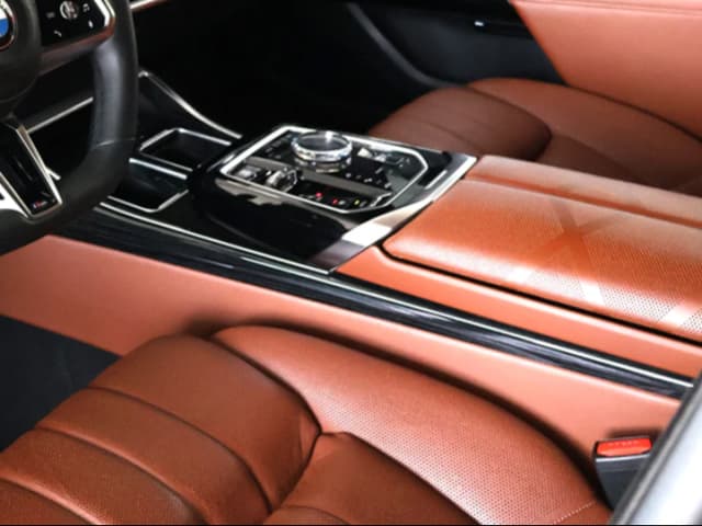Bmw Série 7 FRONT_SEAT