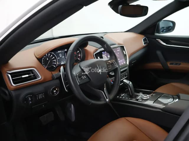 Maserati Ghibli FRONT_SEAT