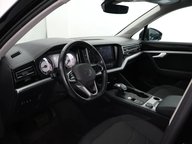 Volkswagen Touareg FRONT_SEAT