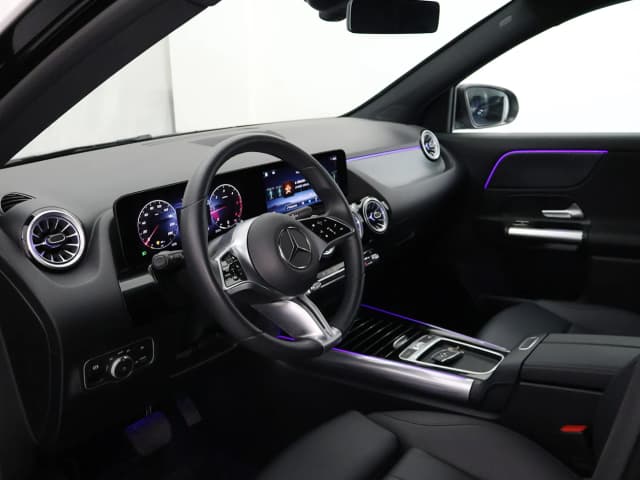 Mercedes GLA FRONT_SEAT