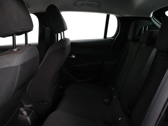 Peugeot 208 REAR_SEAT
