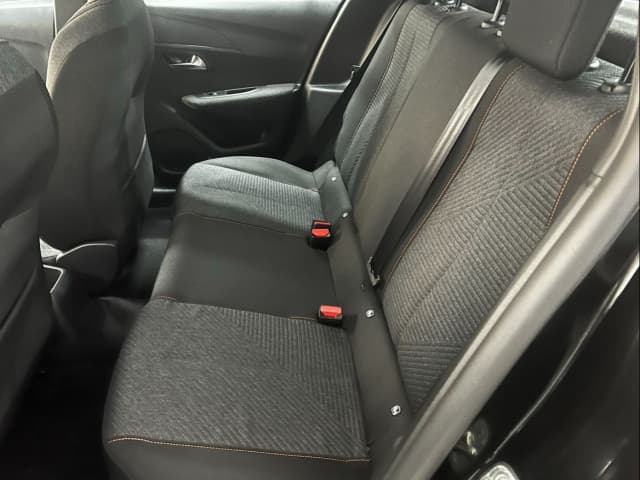 Peugeot 208 REAR_SEAT