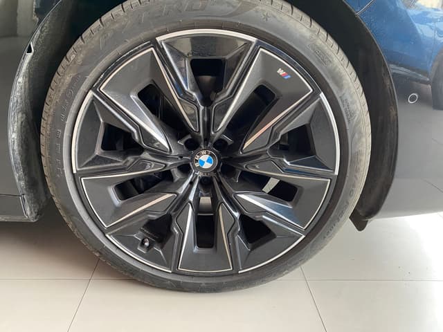Bmw Série 7 WHEEL_AVG