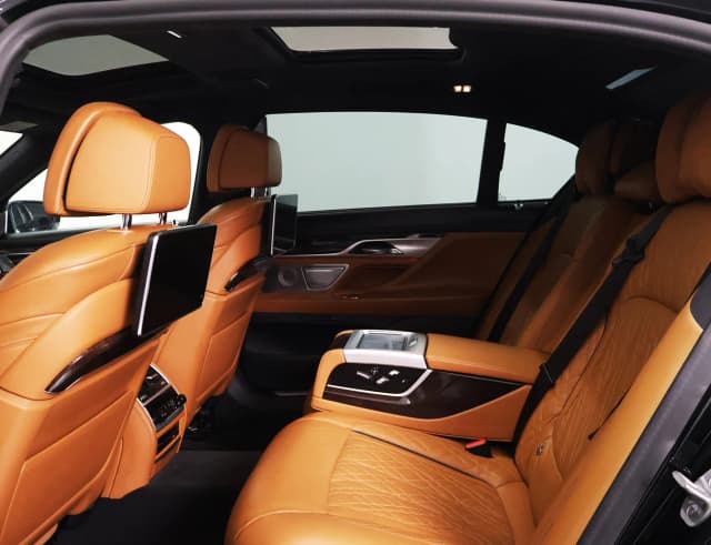 Bmw Série 7 FRONT_SEAT