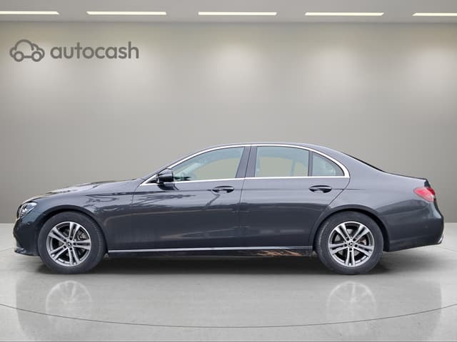 Mercedes Classe E RIGHT