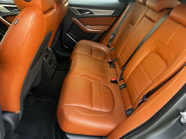 Jaguar F Pace REAR_SEAT