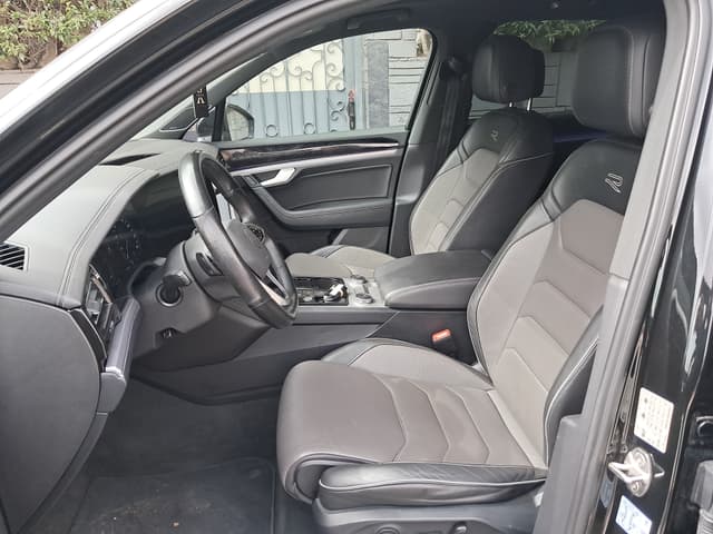 Volkswagen Touareg FRONT_SEAT