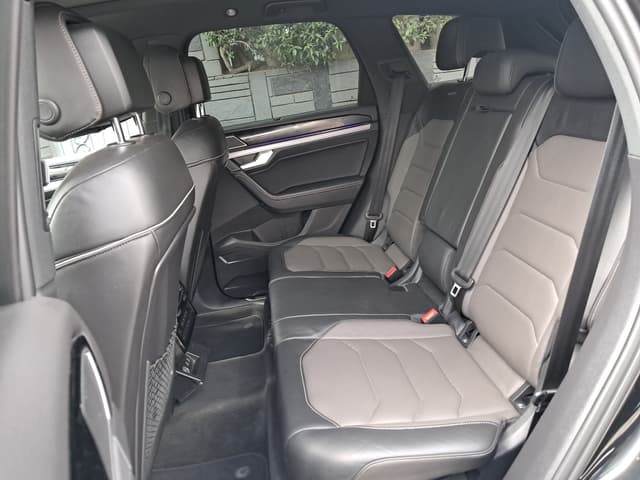Volkswagen Touareg REAR_SEAT