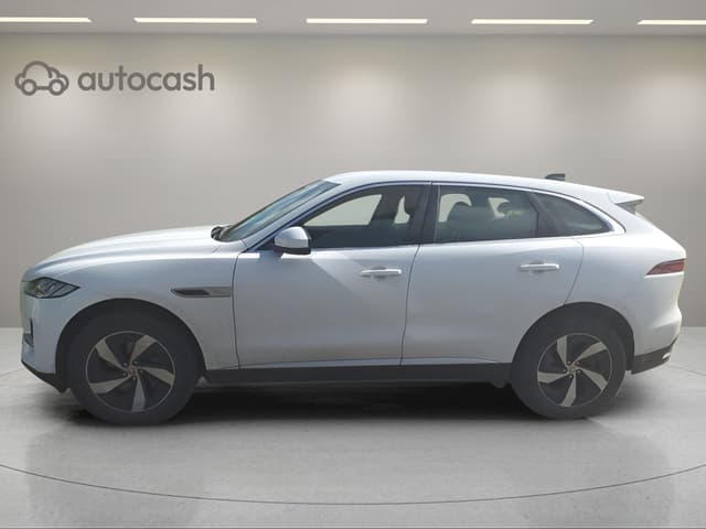 Jaguar F Pace LEFT
