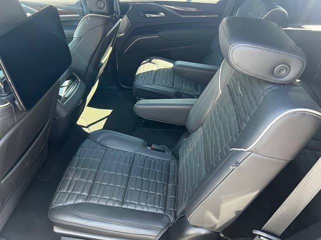 Cadillac Escalade REAR_SEAT
