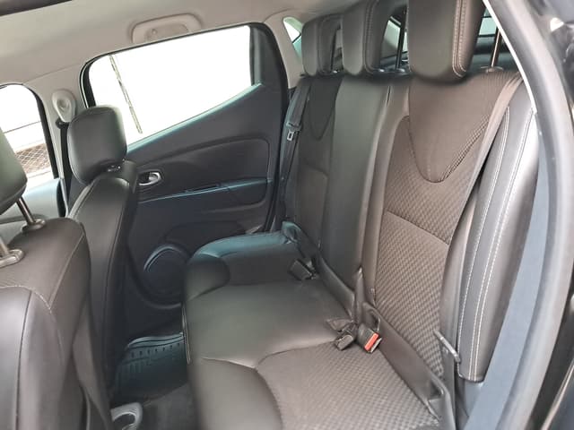 Renault Clio REAR_SEAT