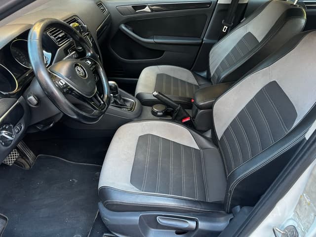 Volkswagen Jetta FRONT_SEAT