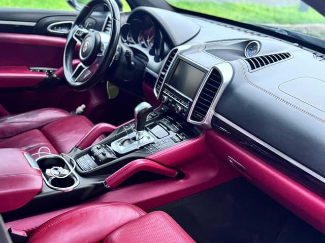 Porsche Cayenne FRONT_SEAT