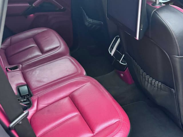 Porsche Cayenne REAR_SEAT