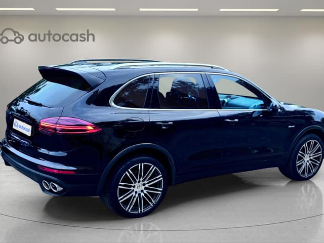 Porsche Cayenne RIGHT