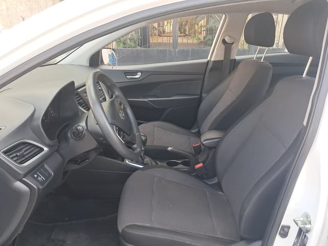 Hyundai Accent FRONT_SEAT