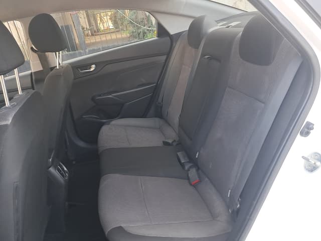 Hyundai Accent REAR_SEAT