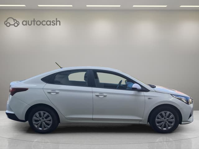 Hyundai Accent RIGHT