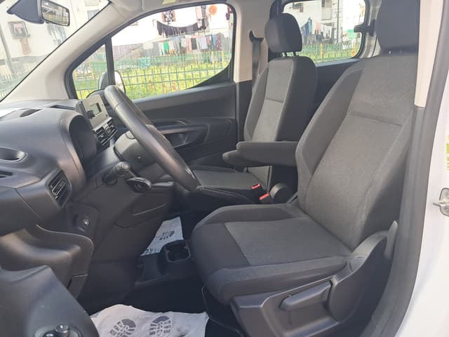 Fiat Doblo FRONT_SEAT