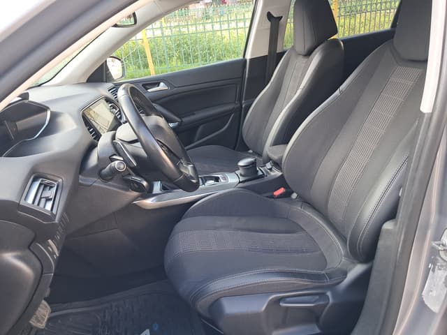 Peugeot 308 FRONT_SEAT
