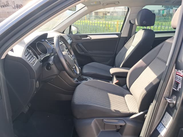 Volkswagen Tiguan FRONT_SEAT