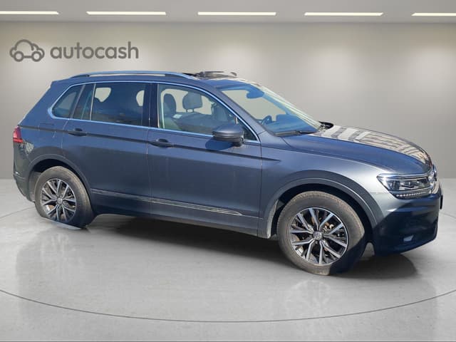 Volkswagen Tiguan RIGHT