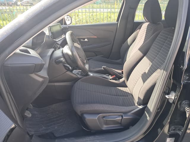 Peugeot 208 FRONT_SEAT