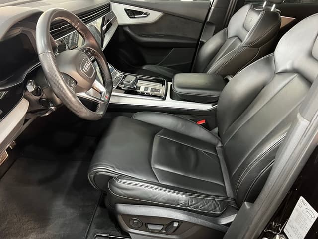 Audi Q7 FRONT_SEAT