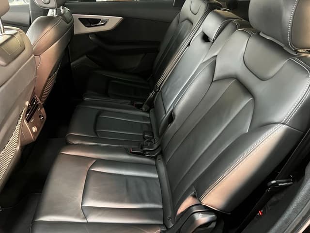Audi Q7 REAR_SEAT