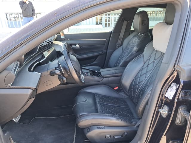 Peugeot 508 FRONT_SEAT