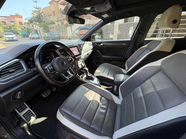 Volkswagen T Roc FRONT_SEAT