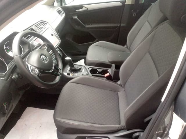 Volkswagen Tiguan FRONT_SEAT