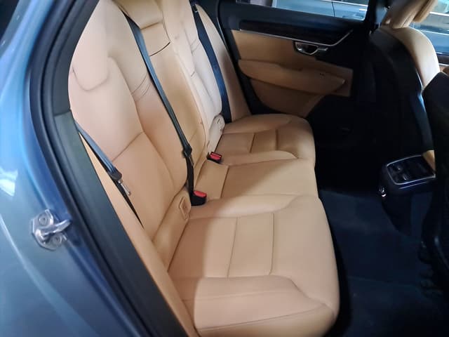 Volvo S90 REAR_SEAT