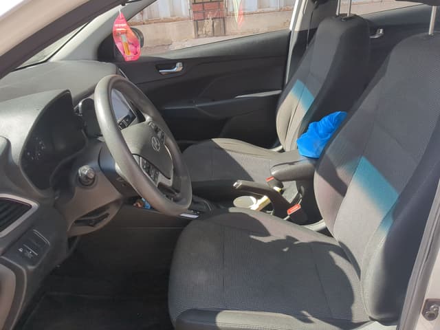 Hyundai Accent FRONT_SEAT