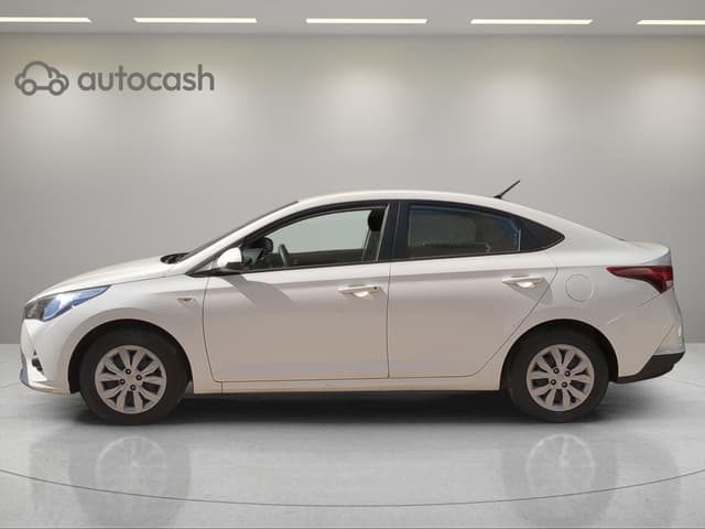 Hyundai Accent RIGHT