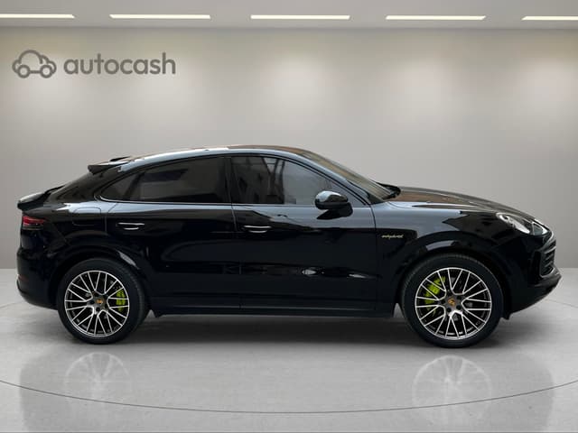 Porsche Cayenne Coupé RIGHT