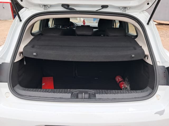 Renault Clio TRUNK