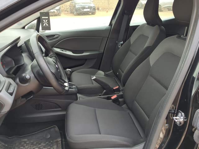 Renault Clio FRONT_SEAT