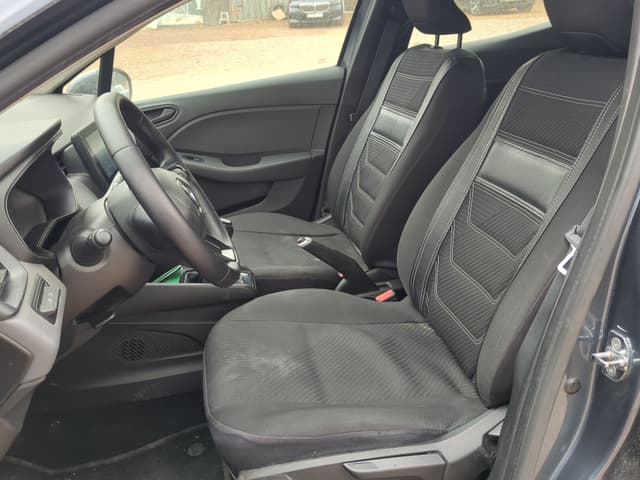 Renault Clio FRONT_SEAT