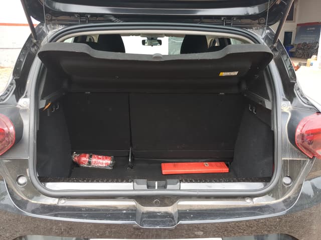 Dacia Sandero TRUNK