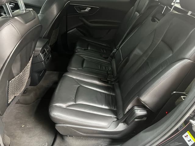 Audi Q7 REAR_SEAT