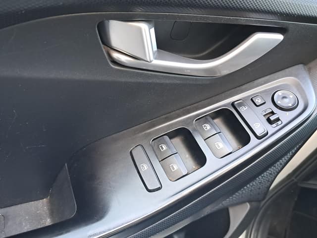 Hyundai Creta RIGHT
