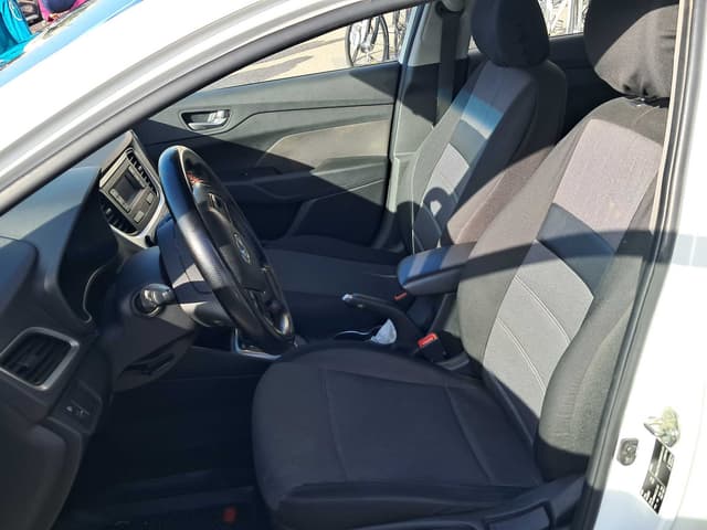 Hyundai Accent FRONT_SEAT