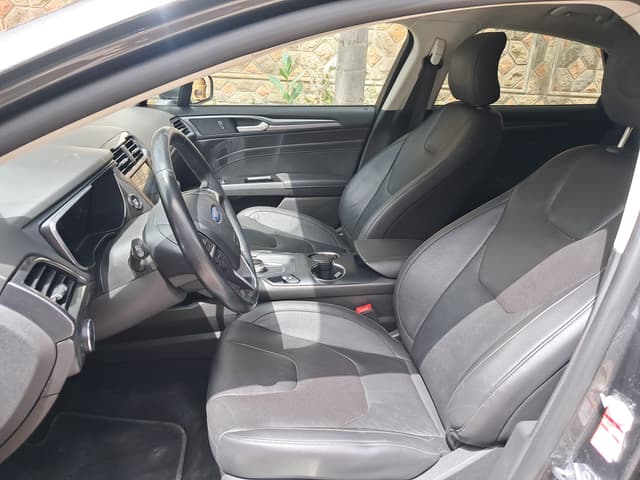 Ford Fusion FRONT_SEAT