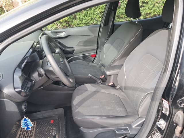 Ford Fiesta FRONT_SEAT
