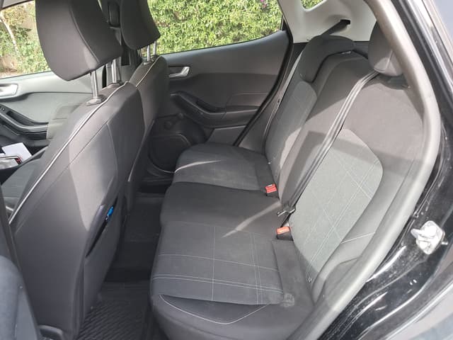 Ford Fiesta REAR_SEAT