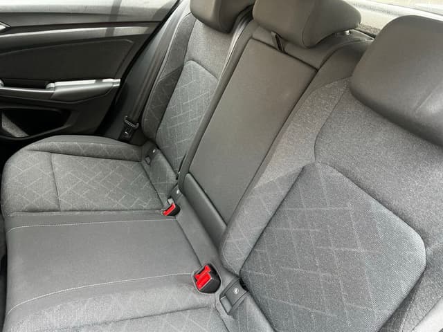 Volkswagen Golf REAR_SEAT