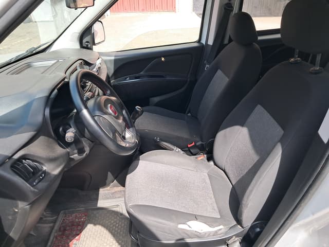 Fiat Doblo FRONT_SEAT