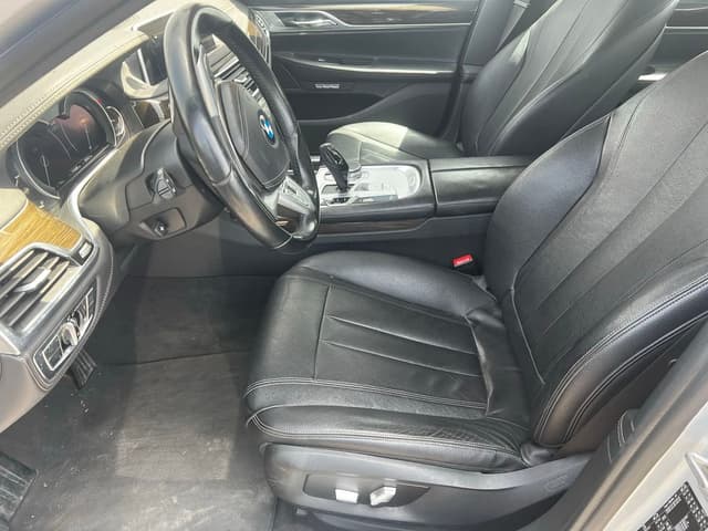 Bmw Série 7 FRONT_SEAT