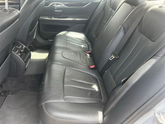 Bmw Série 7 REAR_SEAT